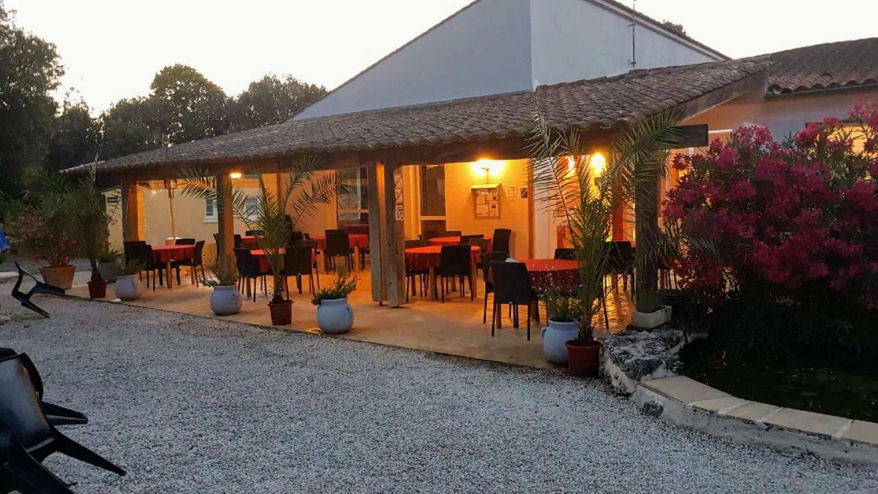 Les Chenes Verts Saint-Savinien Ngoại thất bức ảnh